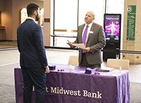 Student meeting with Industry Experts During Business Week 2019 Career Fair